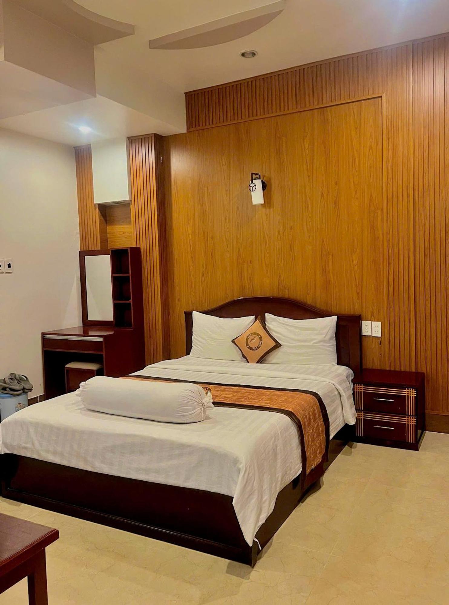Phuc Hung Hotel Rach Gia Esterno foto